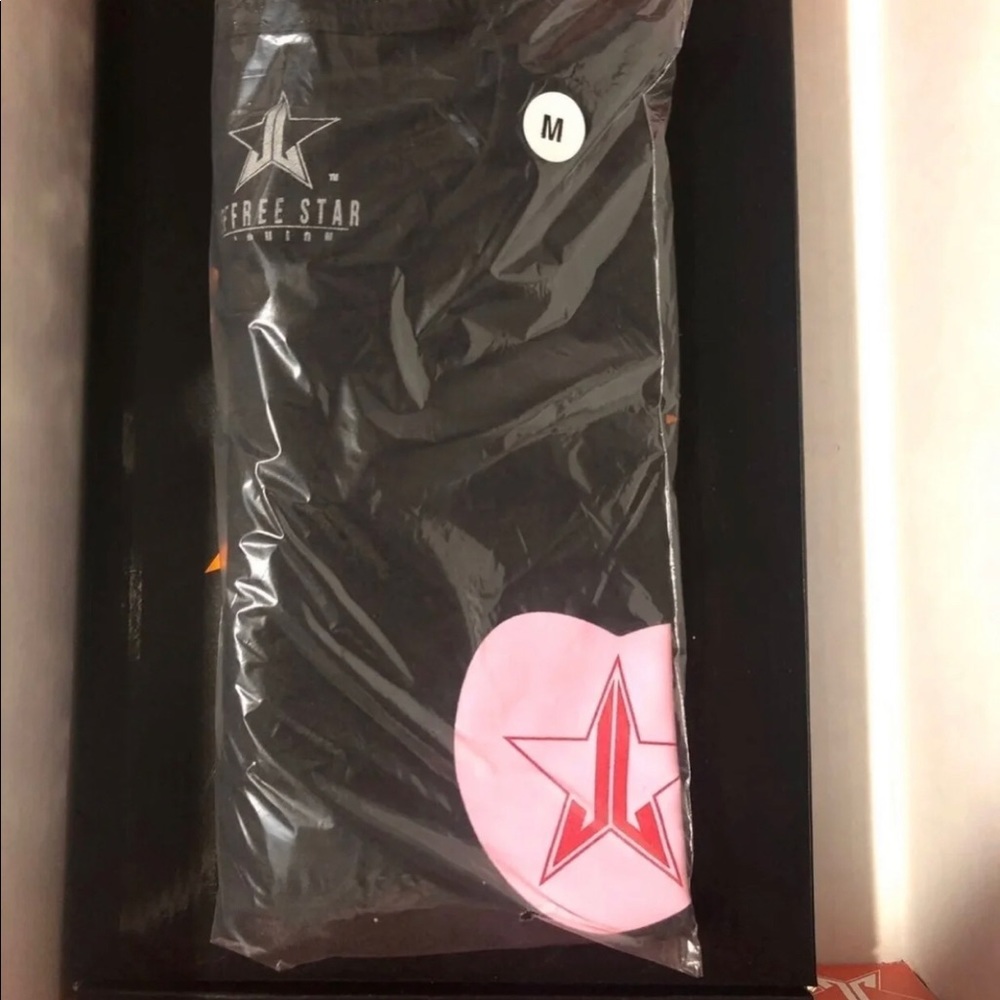 Jeffree star t shirt (valentines)